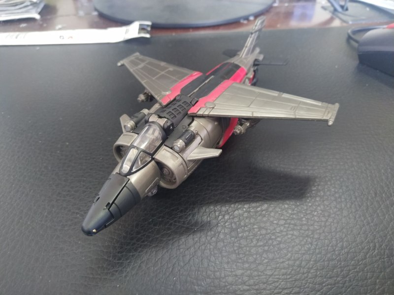 Transformers Studio Series Shatter Jet Mode In Hand Photos  (7 of 9)